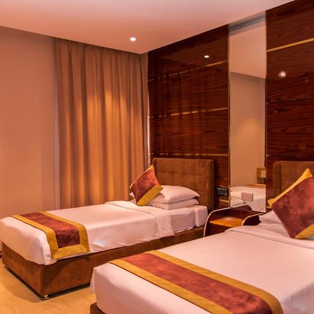 City Park Hotel Apartments Muskat Bagian luar foto