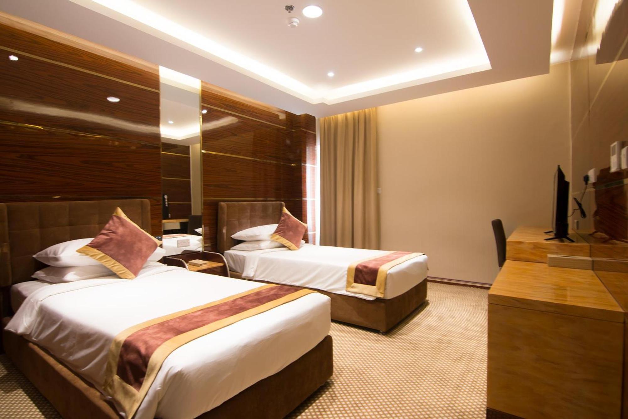 City Park Hotel Apartments Muskat Bagian luar foto