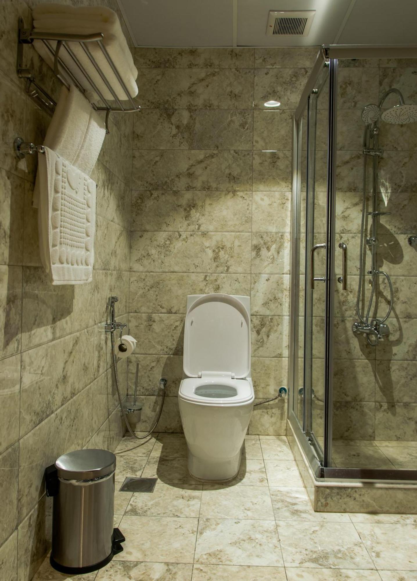 City Park Hotel Apartments Muskat Bagian luar foto