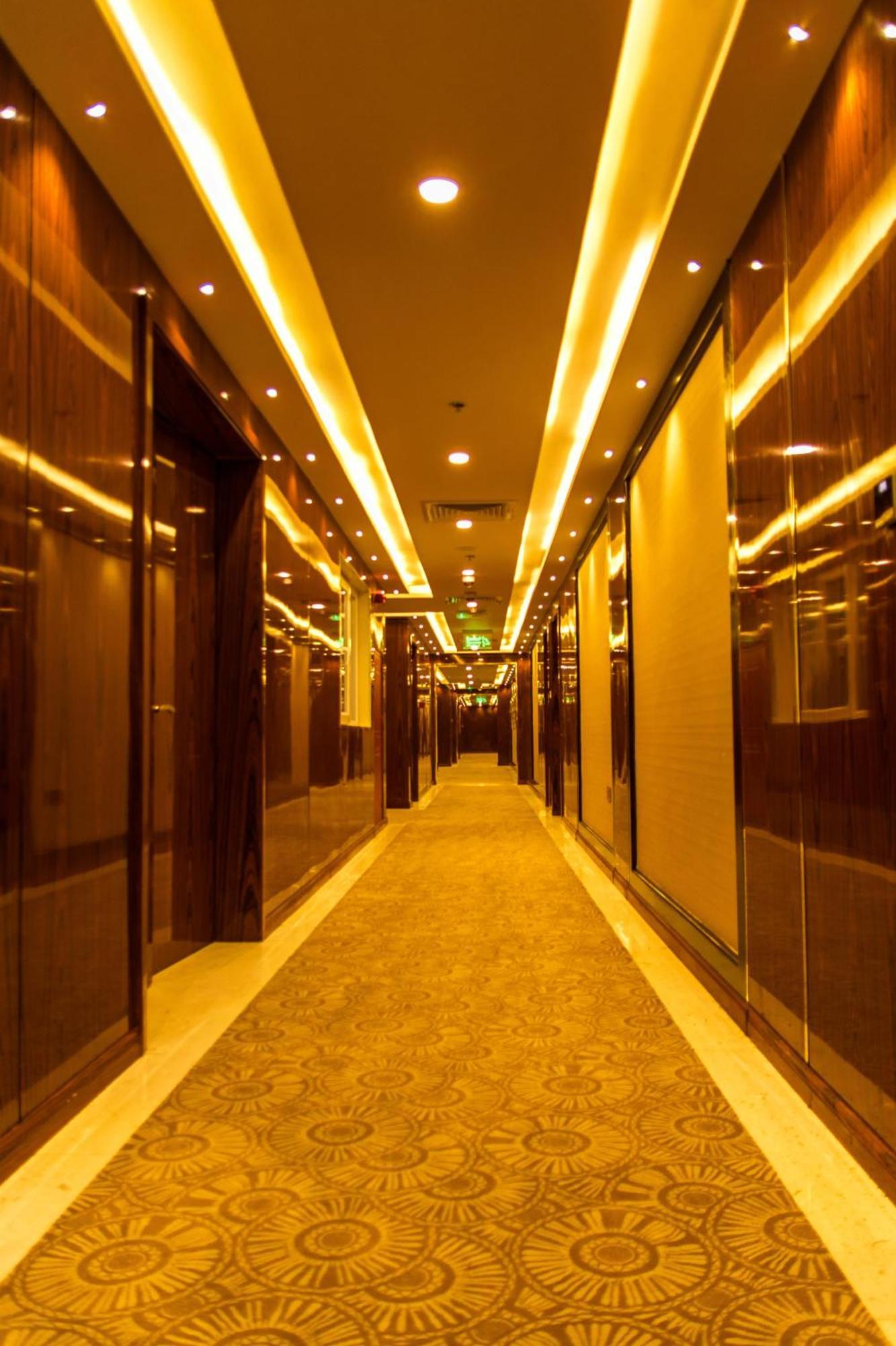 City Park Hotel Apartments Muskat Bagian luar foto