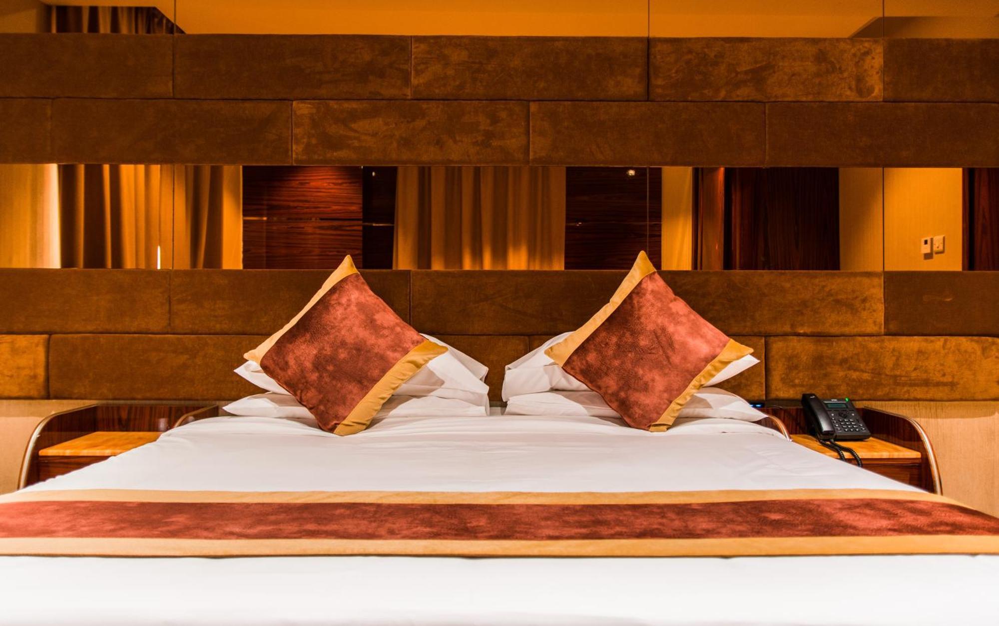 City Park Hotel Apartments Muskat Bagian luar foto
