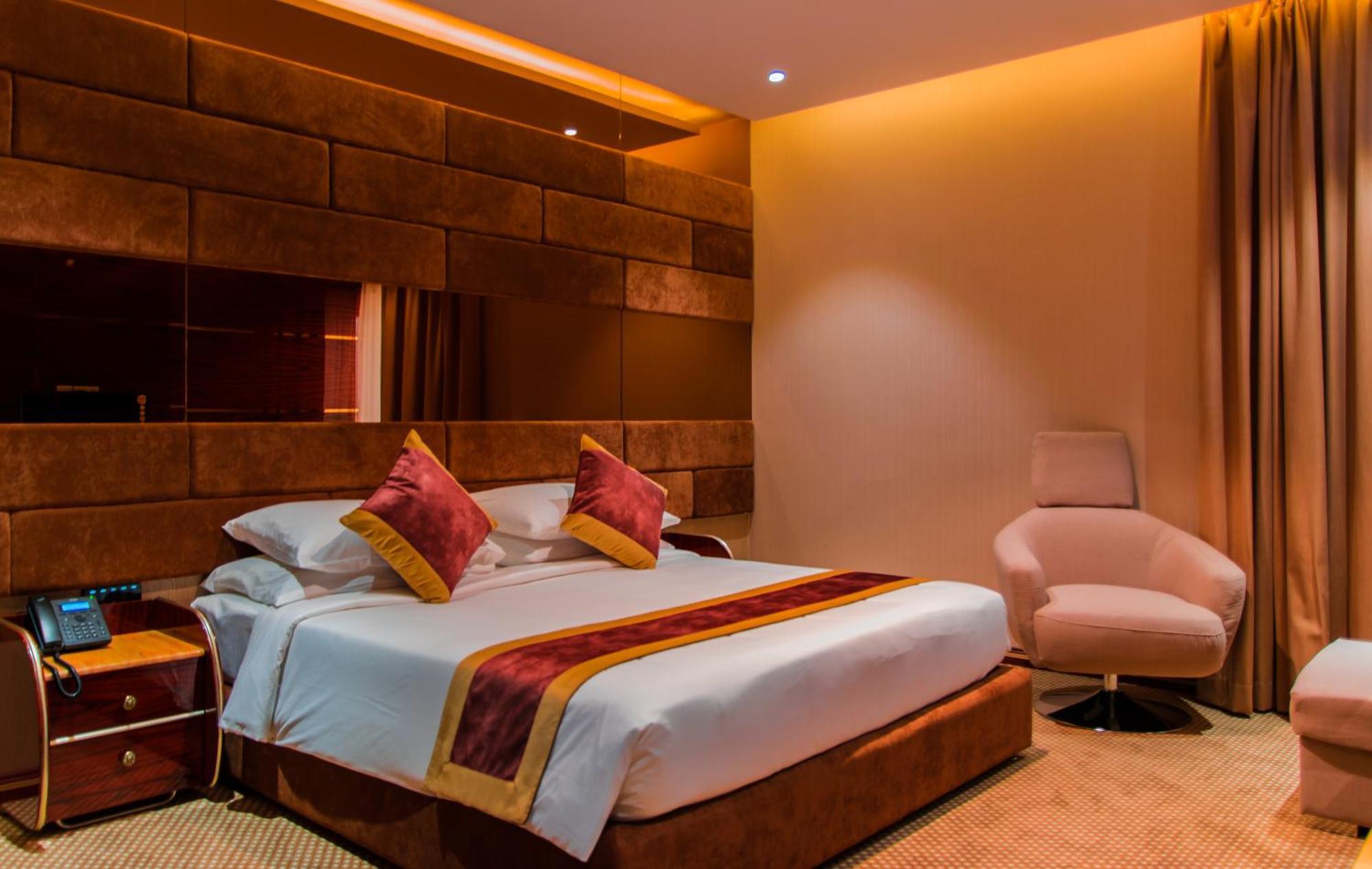 City Park Hotel Apartments Muskat Bagian luar foto
